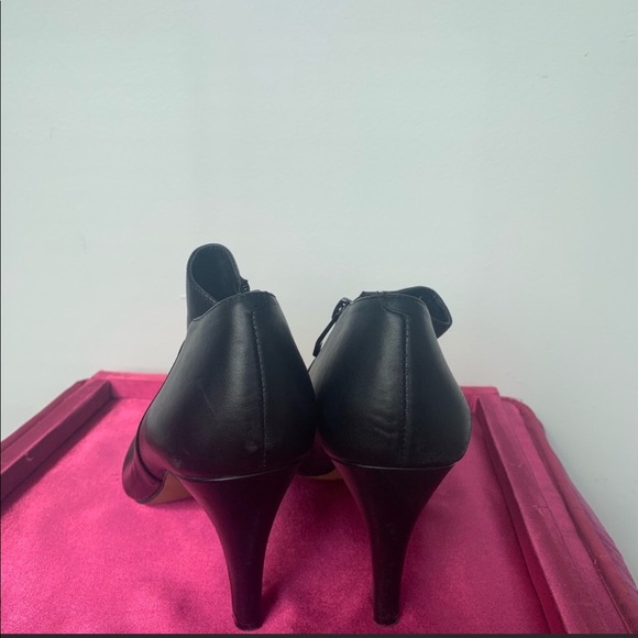 Vince Camuto Vive Ankle Black Boots - Picture 5 of 8